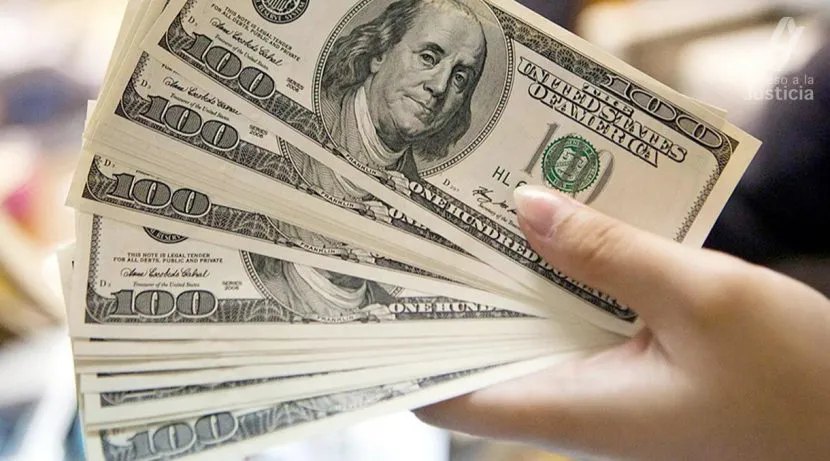 Dolares, El Expreso RD