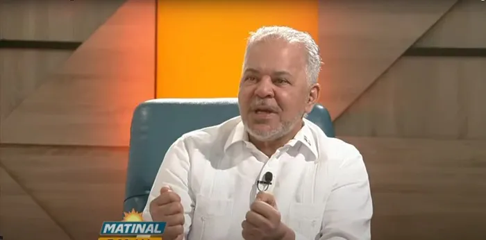 SALAZAR, EL EXPRESO RD