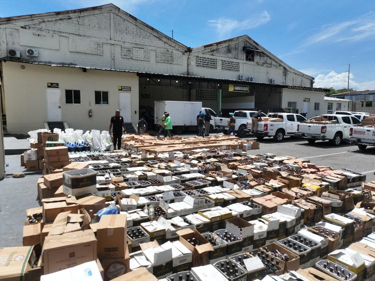 DESMANTELAN FABRICA DE ALCOHOL CLANDESTINA, EL EXPRESO RD