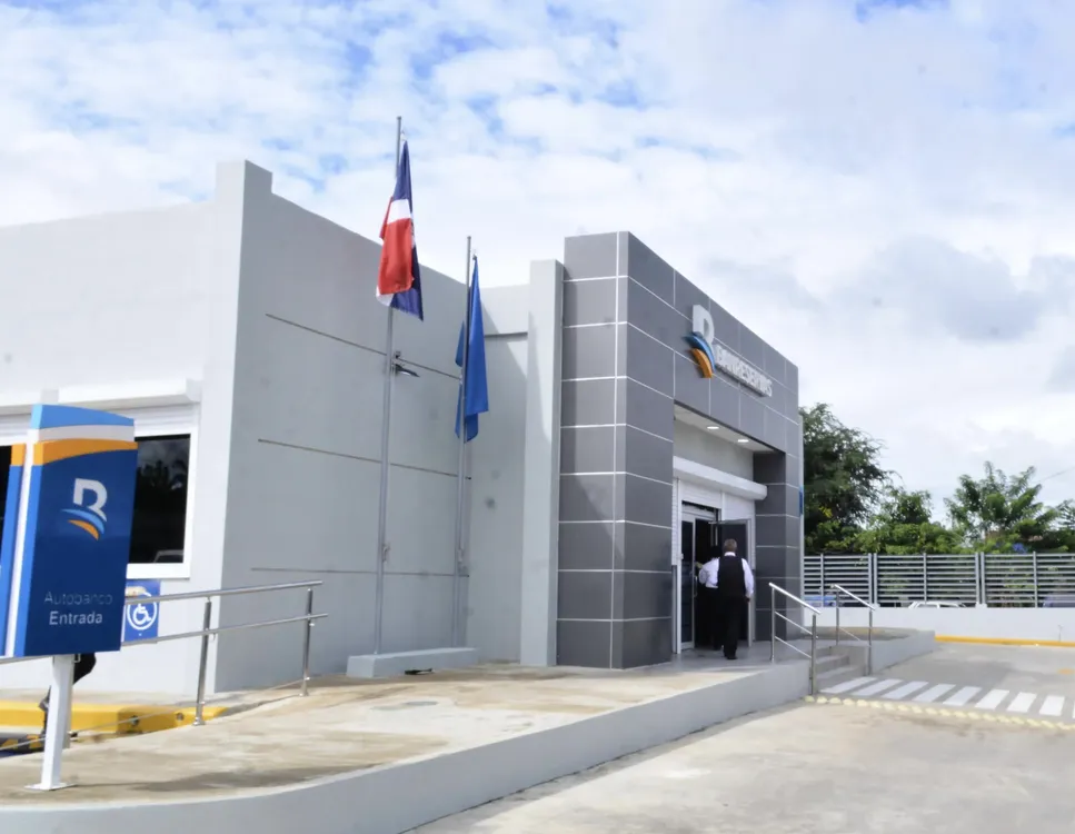 oficina Banreservas Cotuí calle Mella