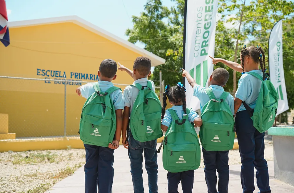 Niños comunidad en Barahona, el expreso rd