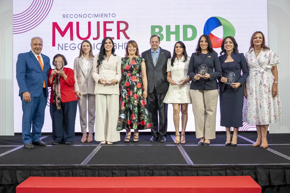 1. Principal Reconocimiento Mujer Negocios BHD