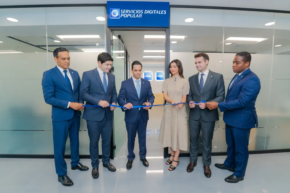 ISM02572 La nueva oficina ofrecerá servicios y asesoría a los clientes de sus marcas AZUL y AVANCE.