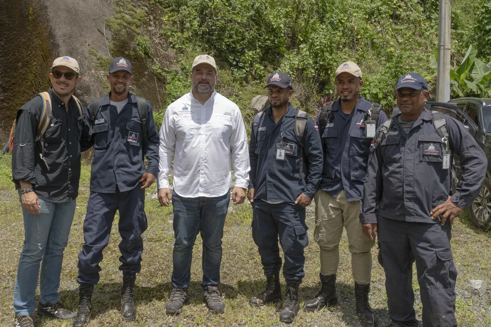Paíno Henríquez recorre Valle Nuevo con su equipo