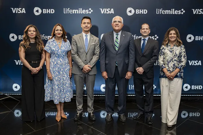 Banco BHD lanza tarjeta de crédito Lifemiles, El Expreso RD