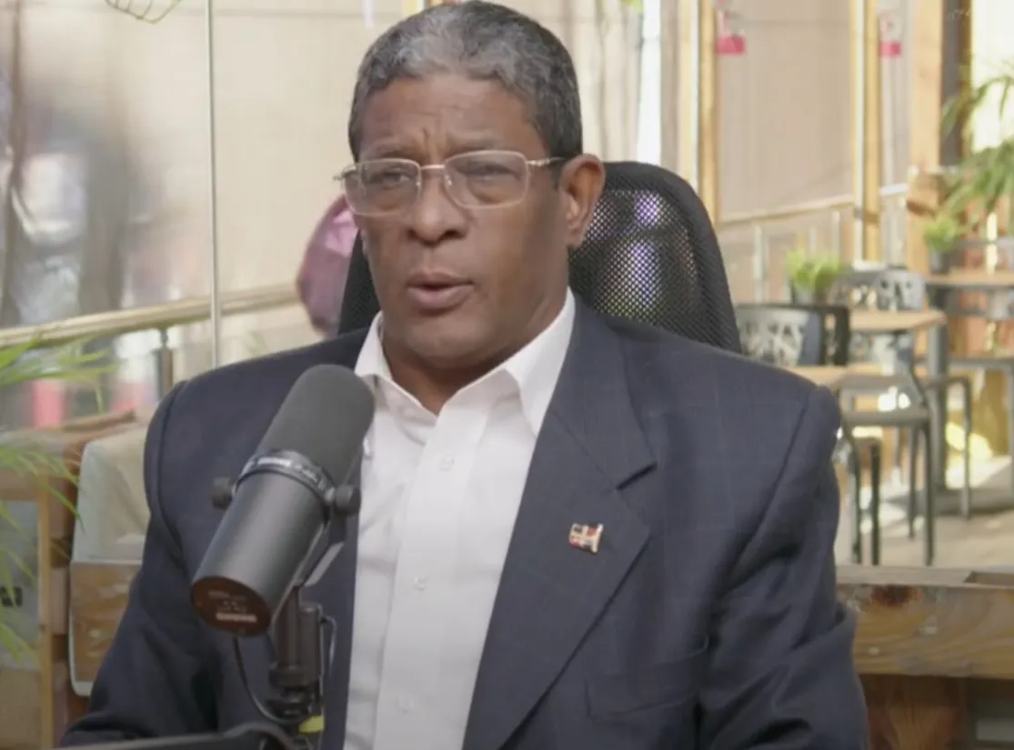 Arnulfo Montero, Abobado y politologo 