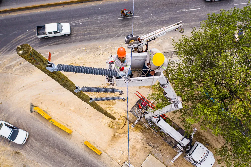 Brigadas trabajando en desvío