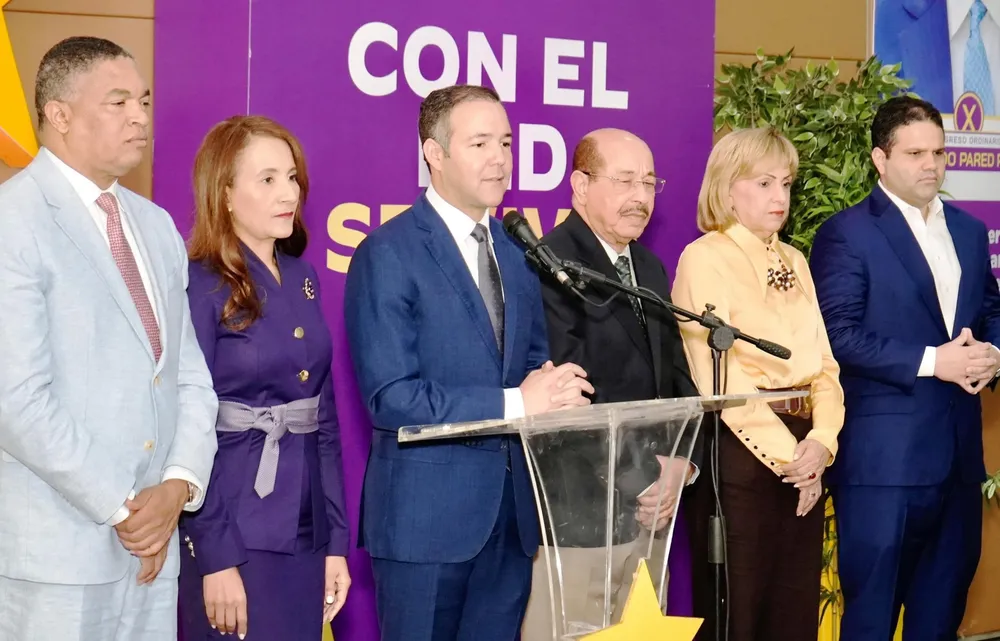 Dirigentes-del-PLD-en-rueda-de-prensa-este-lunes-15-de-junio-2026-scaled (1)