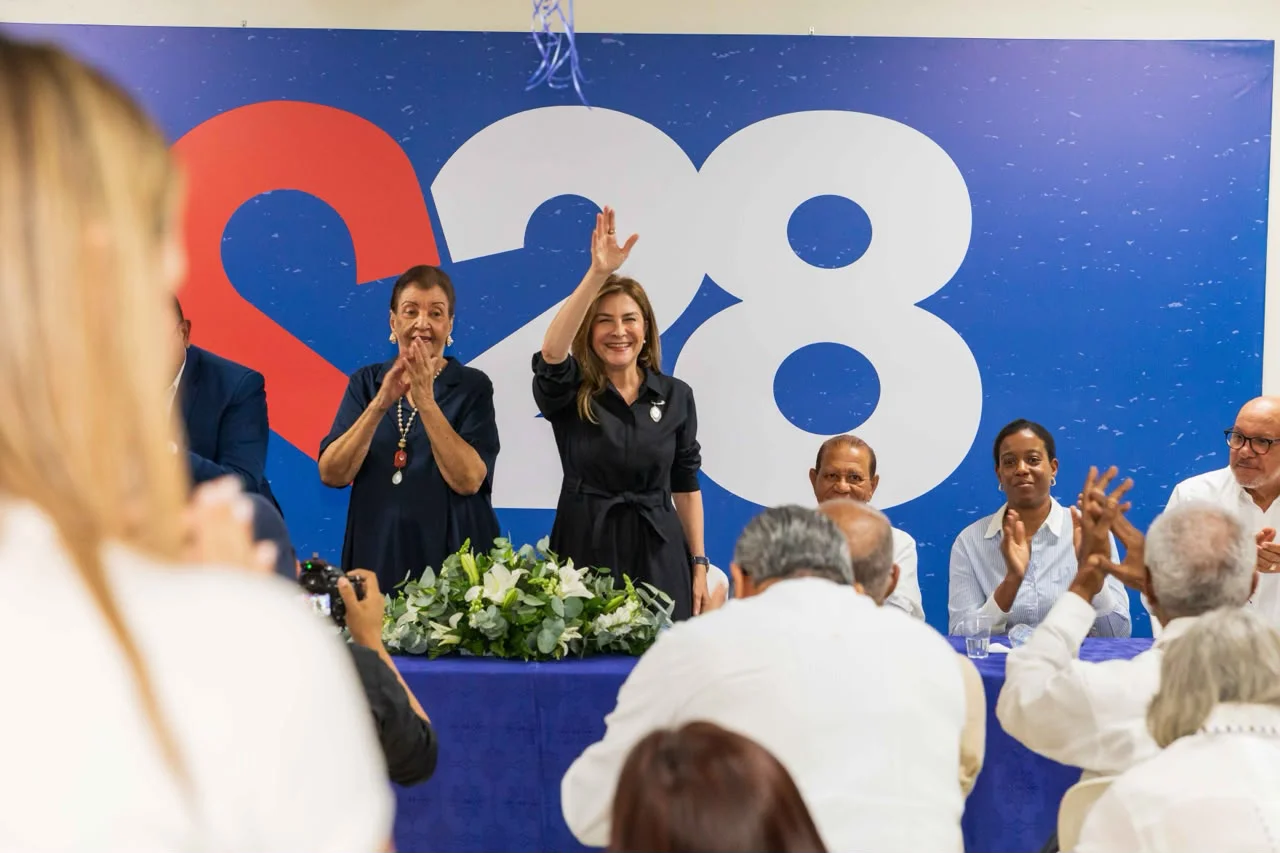 Carolina suma el respaldo de doña Manola Santana, referente de integridad y servicio público