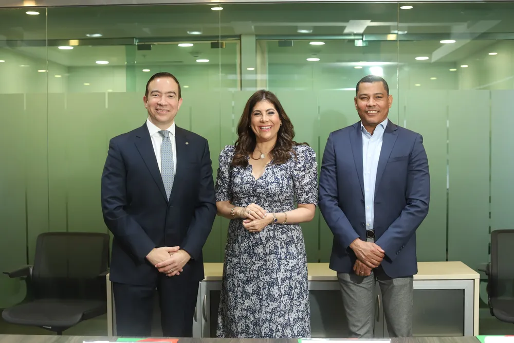 Luis Molina Maríñez, Judith Alma Iglesias y Denis Rosario