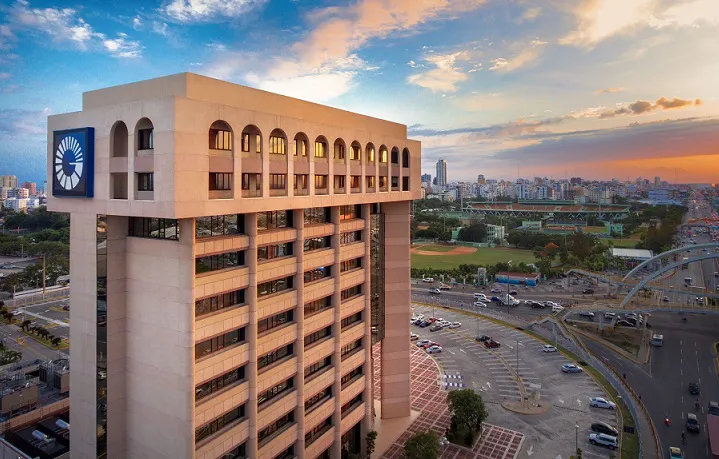 Torre-Popular-sede-del-Banco-Popular-Dominicano